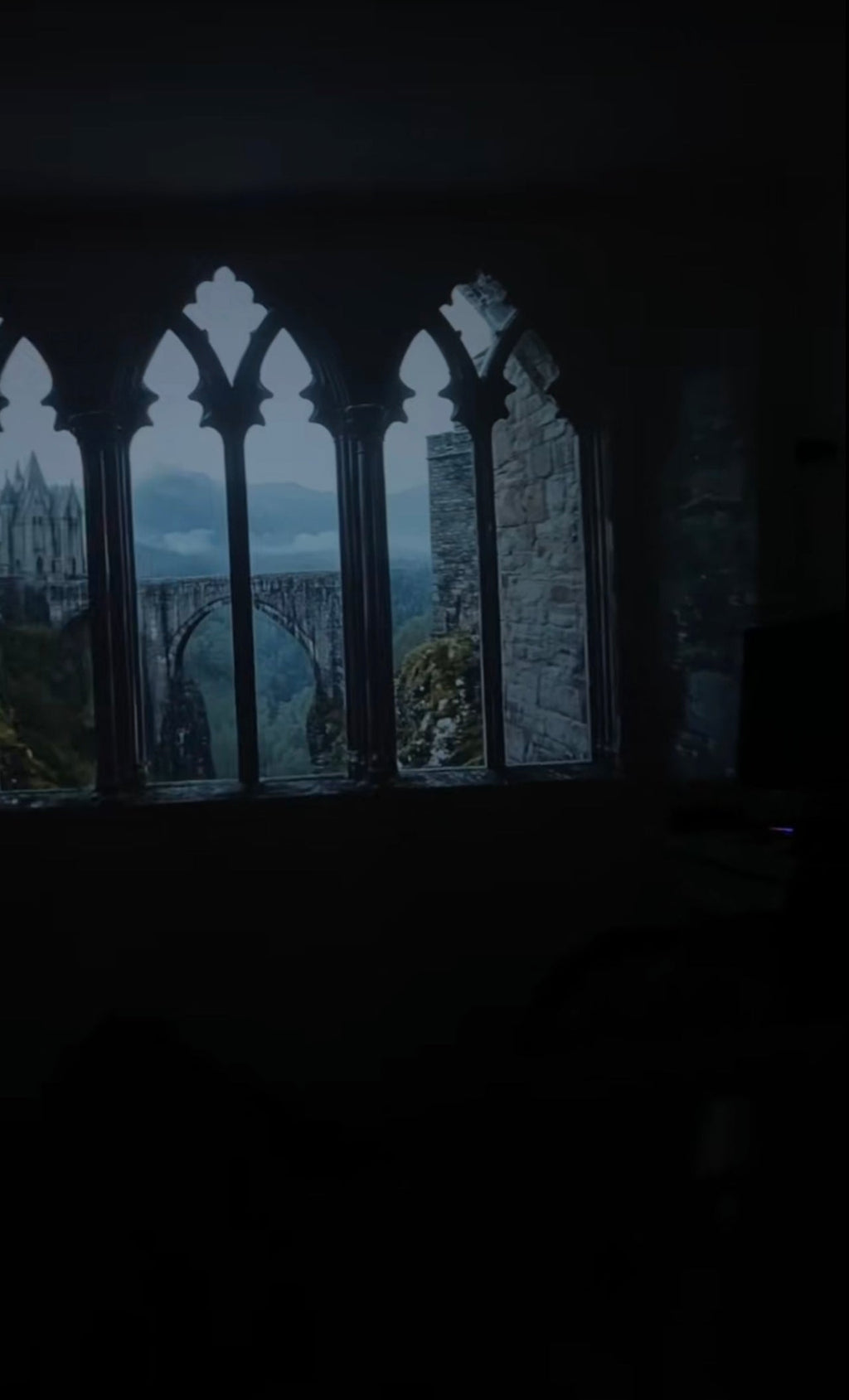 Projektor HY300 Pro HIFI 4K z Android 11, WiFi 6.0, Bluetooth 5.0 i głośnikiem kinowym